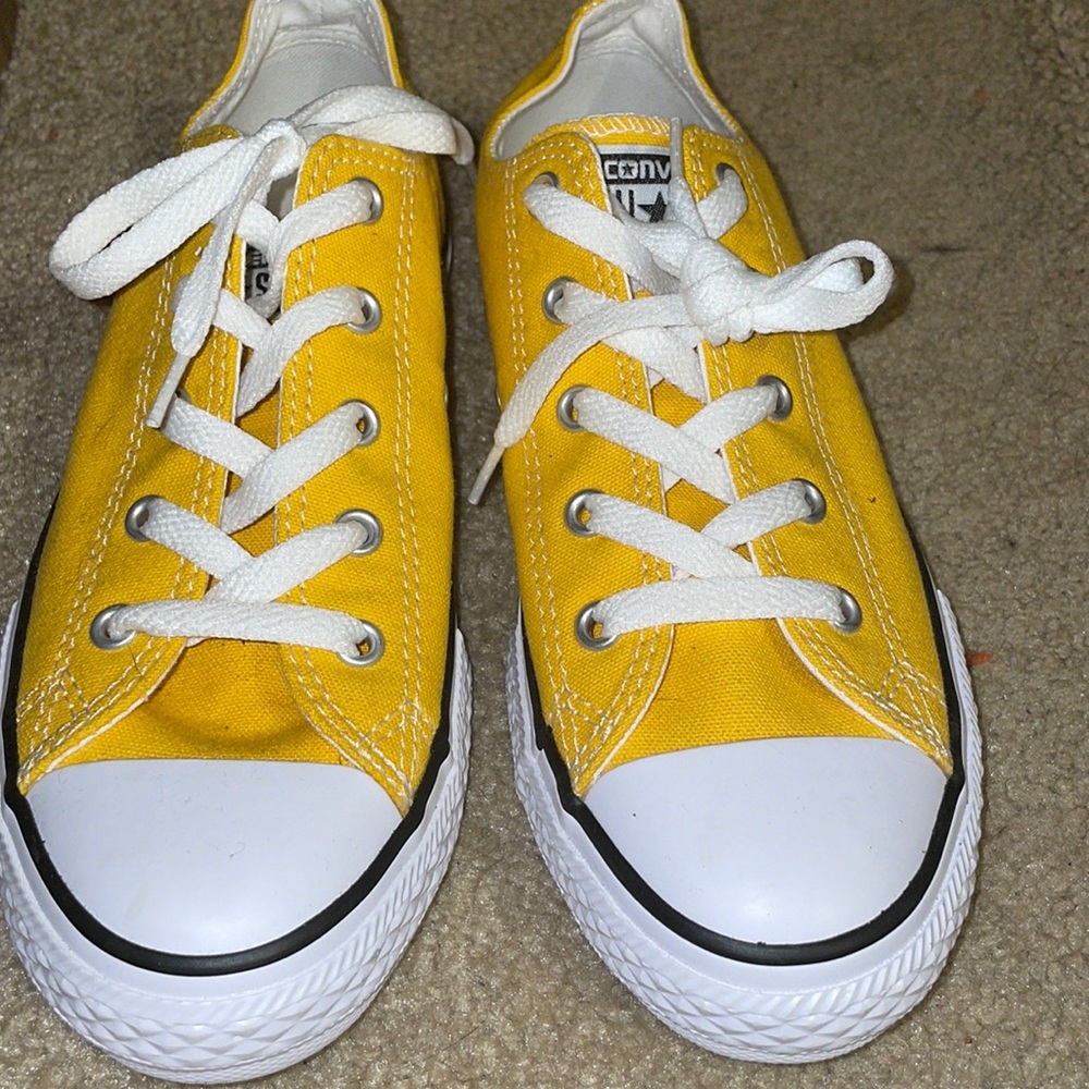 Size 3 converse